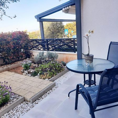 Apartman Madonnina Cres Esterno foto