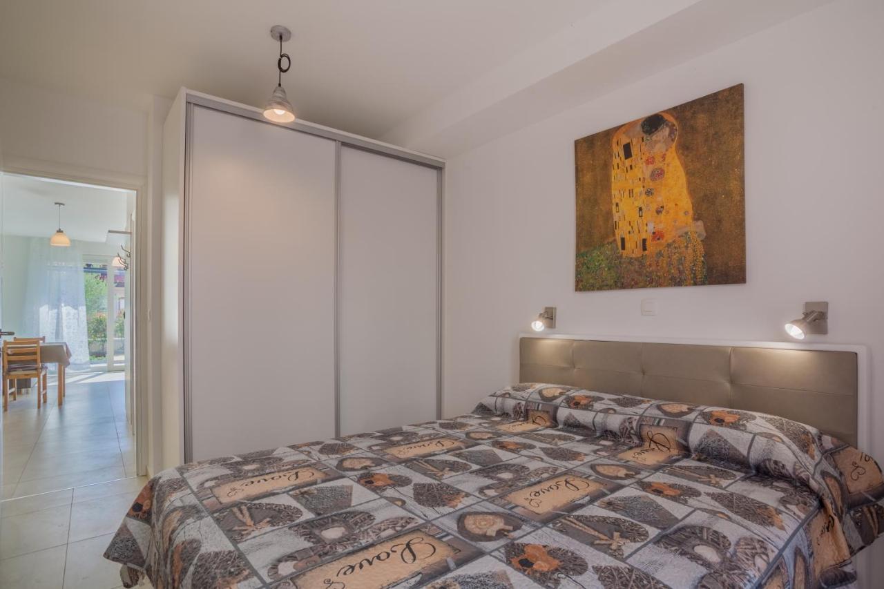 Apartman Madonnina Cres Esterno foto
