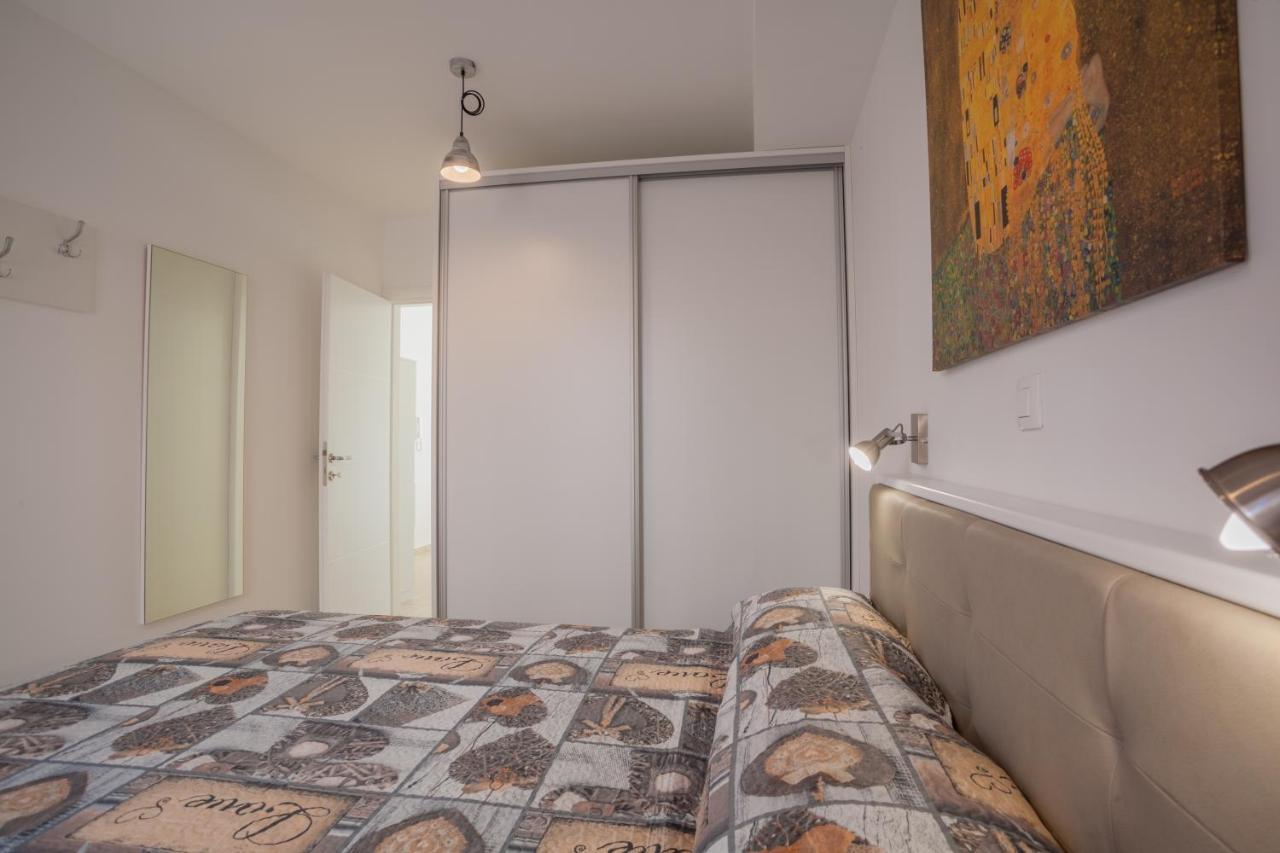 Apartman Madonnina Cres Esterno foto