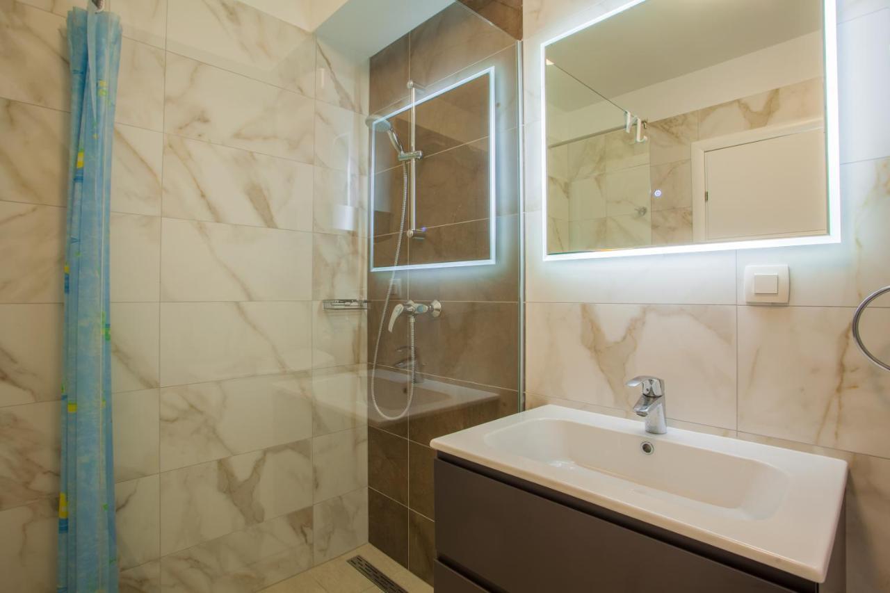 Apartman Madonnina Cres Esterno foto